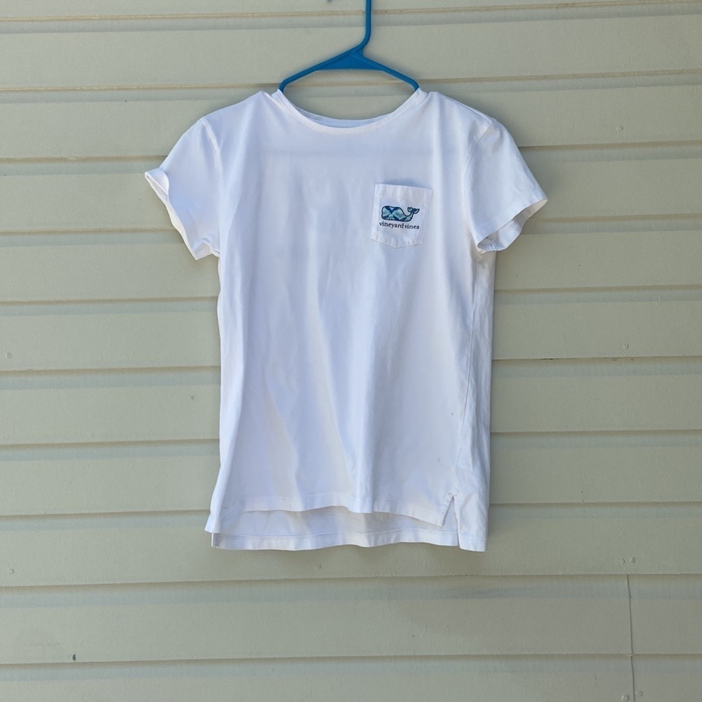 Vineyard Vines whale T-shirt